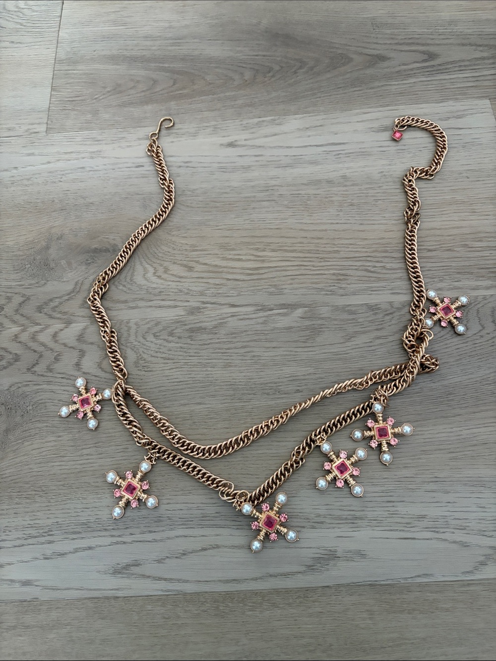 Gold-Tone belt with Pink and Pearl Pendants - Picture 4 of 5